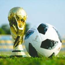 国乒强势包揽世乒赛五冠 新生代球员崭露头角