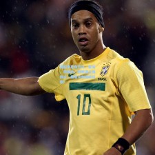 英超争冠白热化，曼城、阿森纳、利物浦三强鼎立，最后冲刺谁将问鼎？