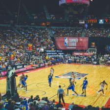 欧冠天王山！拜仁16连胜神话延续，利物浦力克皇马打破不败金身