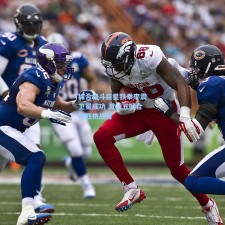 综合格斗巨星铁拳李震卫冕成功 激战五回合险胜挑战者